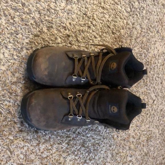 Timberland hikers worn a couple times in great condition - Picture 1 of 3